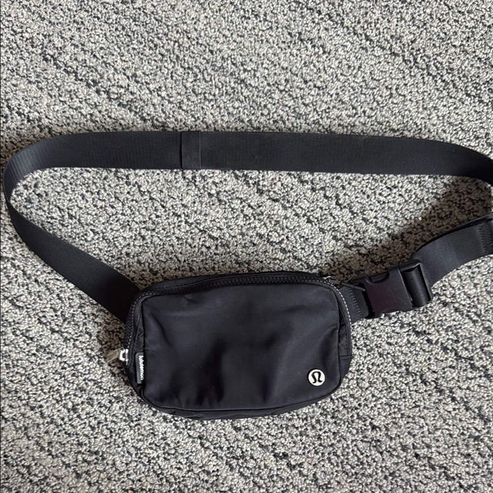 lululemon athletica Black belt bag